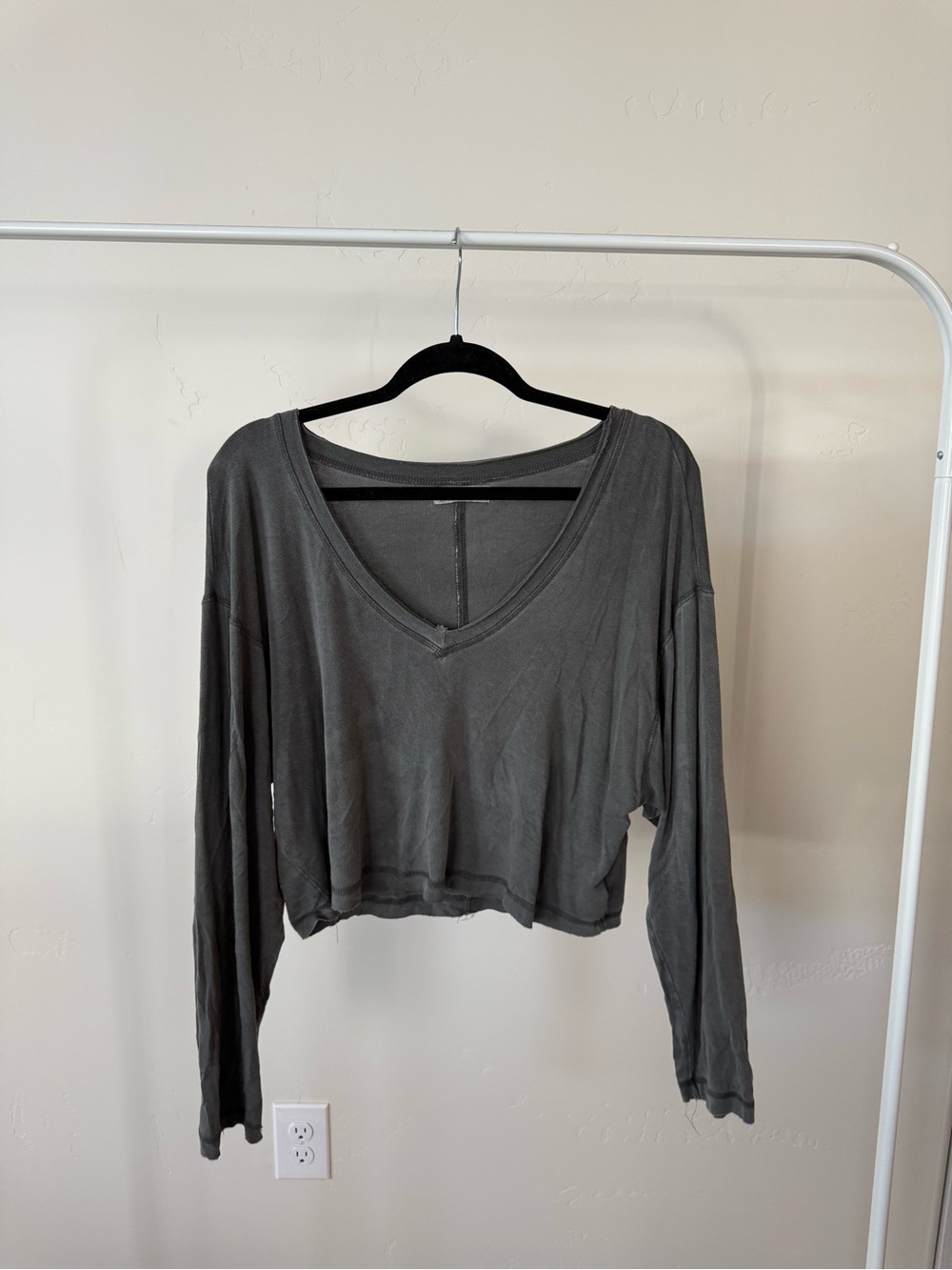Urban Outfitters Charcoal V-Neck Long-Sleeve Cropped Top